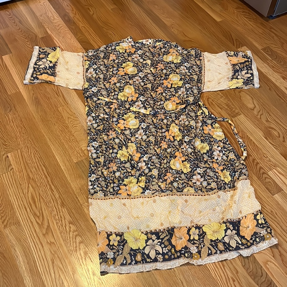 Spell Floral Patterned Robe - Yellow and Black - Picture 11 of 11